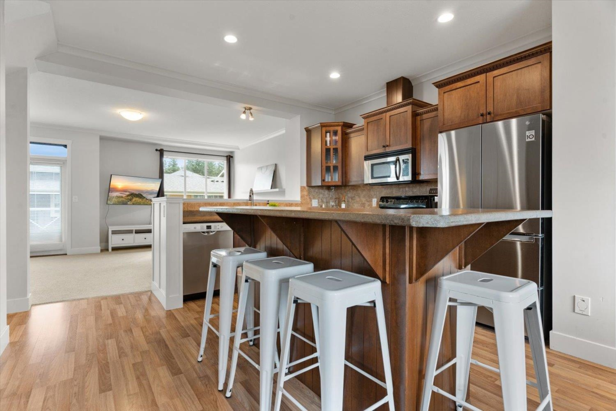 Primary Bathroom Photo of 25 5837 Sappers Way, Chilliwack, BC