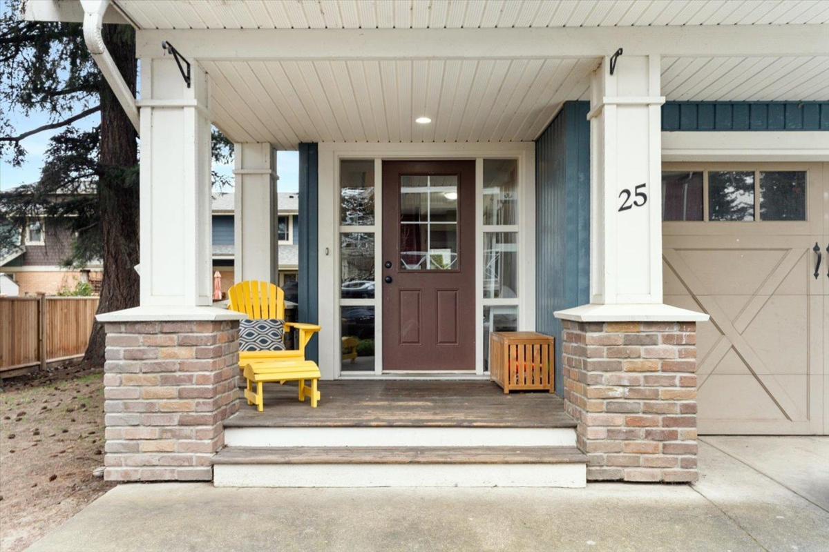 Swimming Pool Photo of 25 5837 Sappers Way, Chilliwack, BC