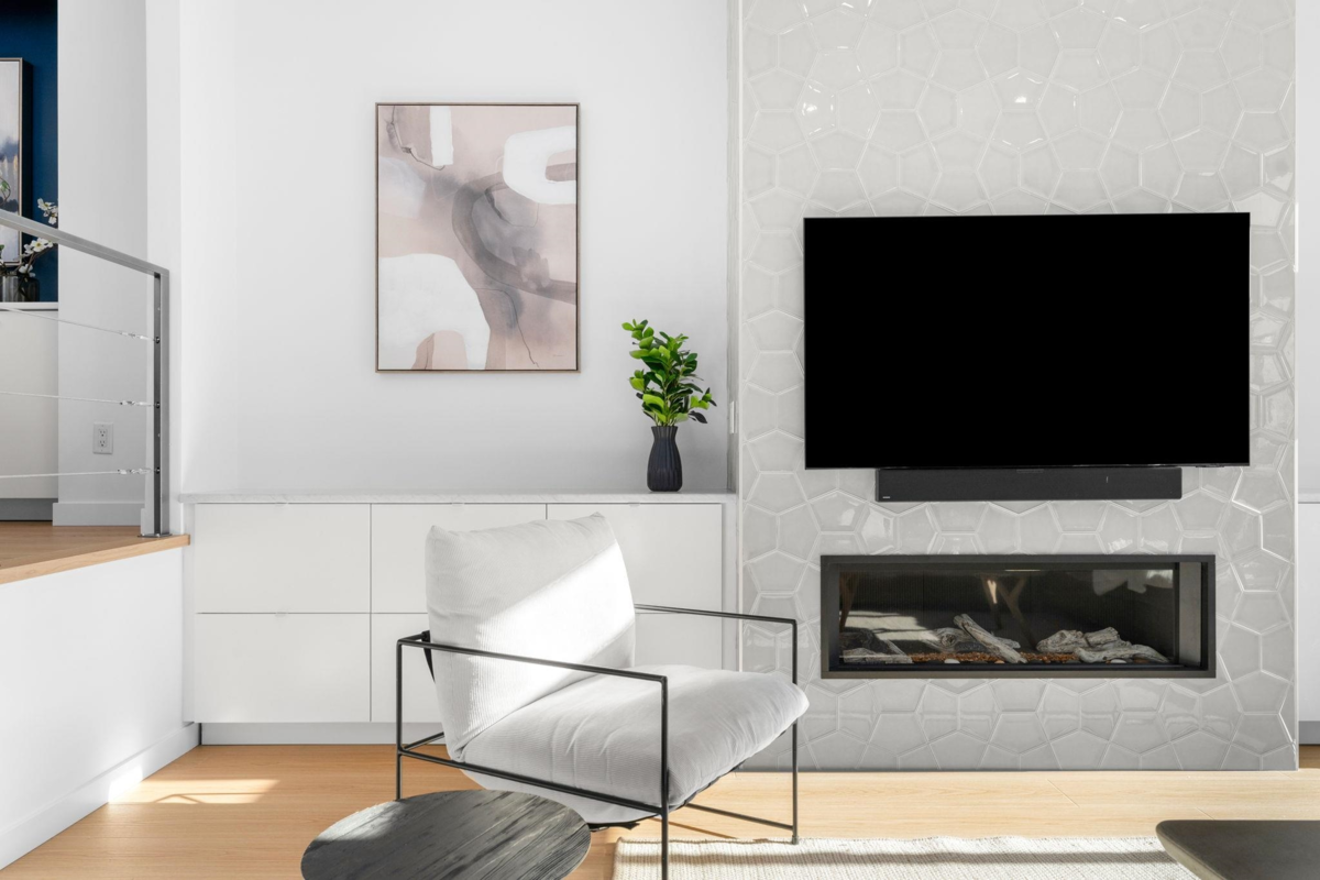 Kitchen Photo of 256 W 5th Street, North Vancouver, BC