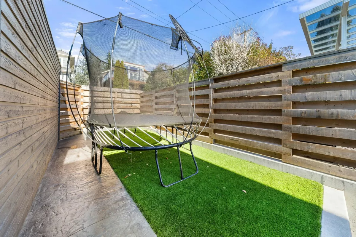 Office / Den Photo of 256 W 5th Street, North Vancouver, BC