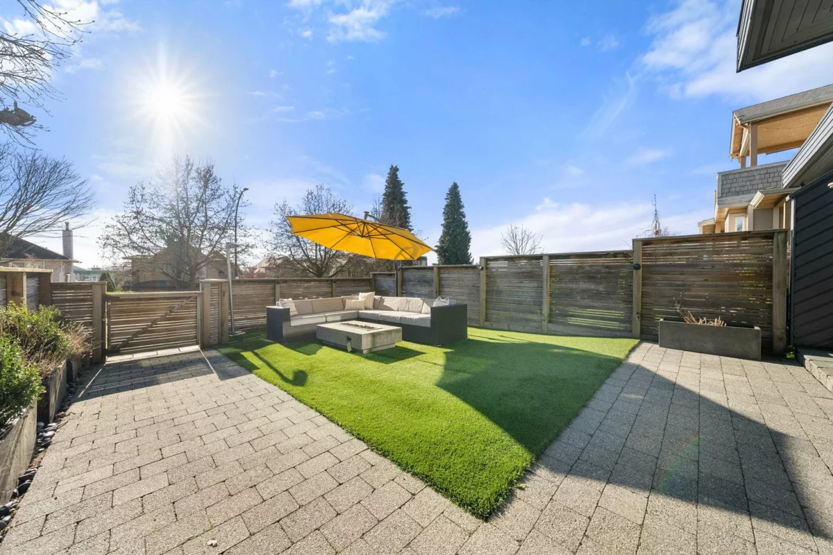 Outdoor Kitchen Photo of 256 W 5th Street, North Vancouver, BC