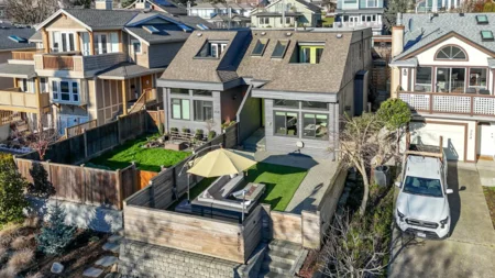 256 W 5th Street, North Vancouver, BC