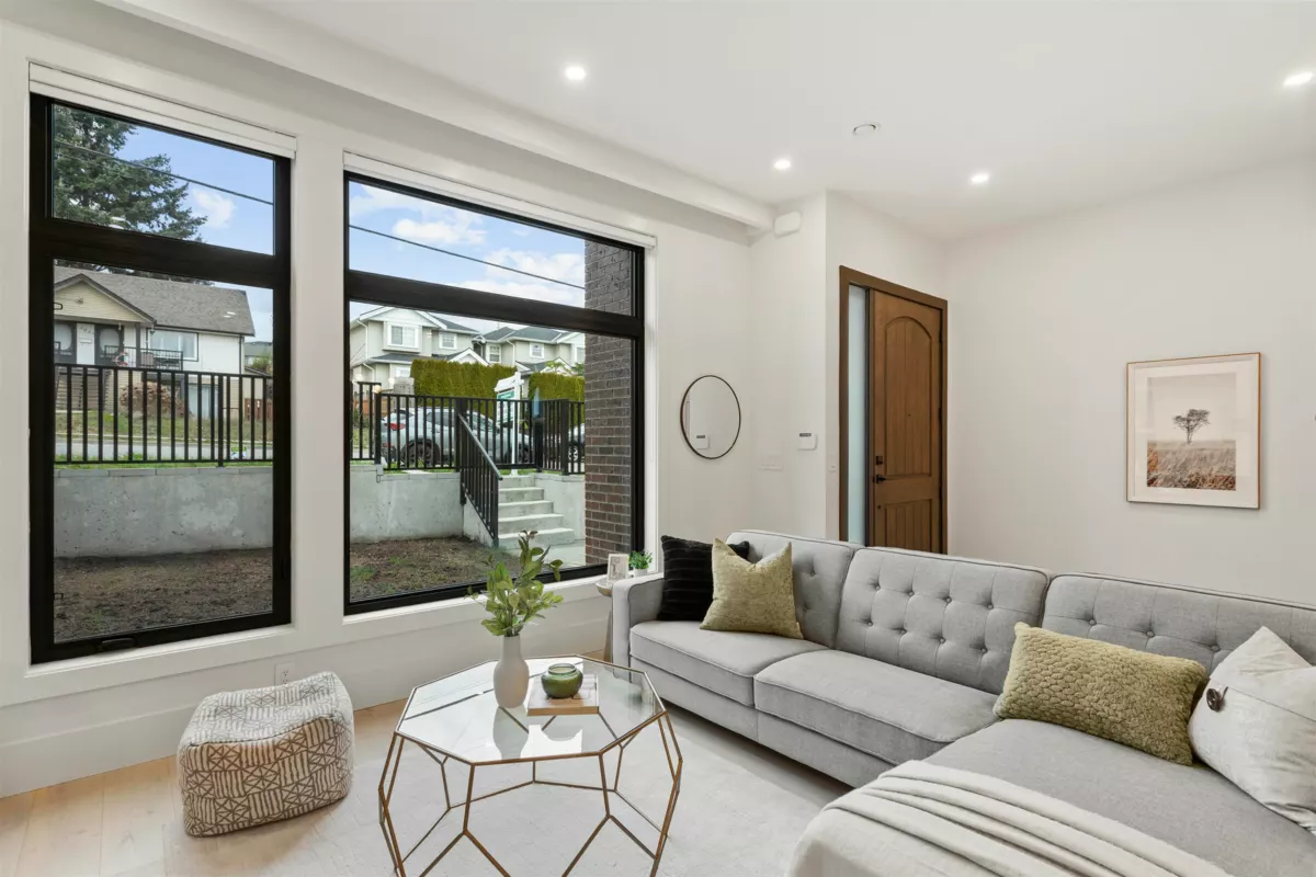 Breakfast Nook Photo of 102 1038 Delestre Avenue, Coquitlam, BC