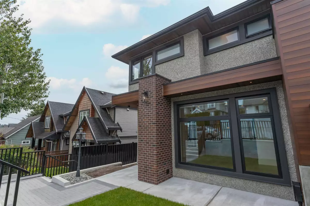 Fitness Center Photo Near 102 1038 Delestre Avenue, Coquitlam, BC