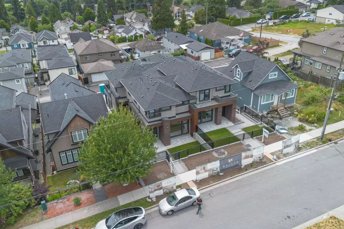 Front Yard Photo of 102 1038 Delestre Avenue, Coquitlam, BC