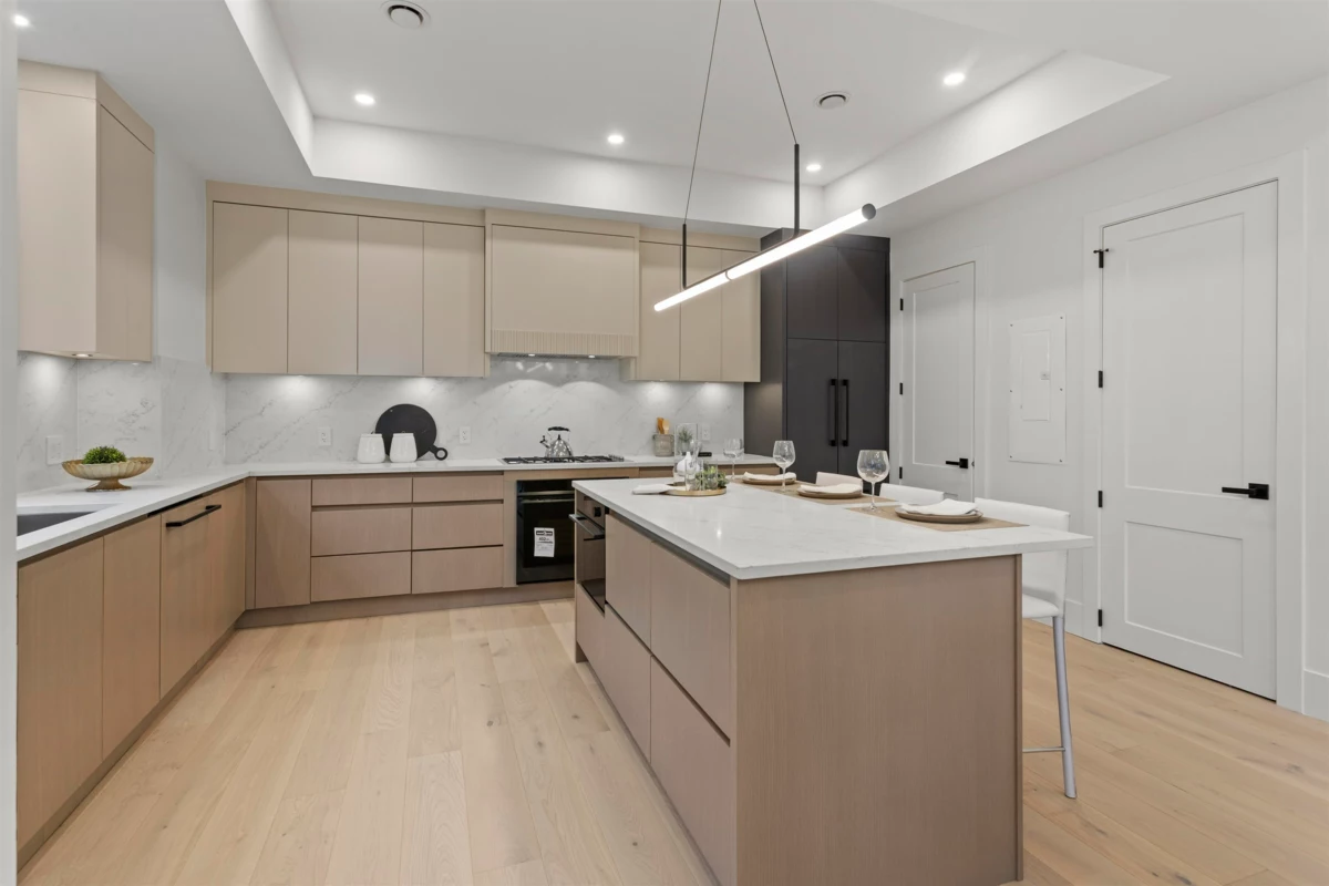 Primary Bathroom Photo of 102 1038 Delestre Avenue, Coquitlam, BC