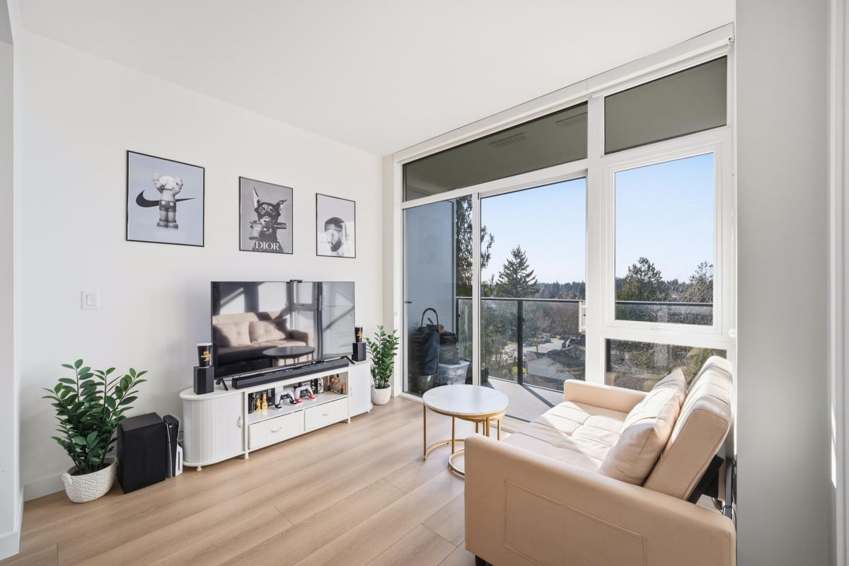 Pantry Photo of 607 13573 98a Avenue, Surrey, BC