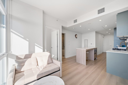 Primary Bathroom Photo of 607 13573 98a Avenue, Surrey, BC
