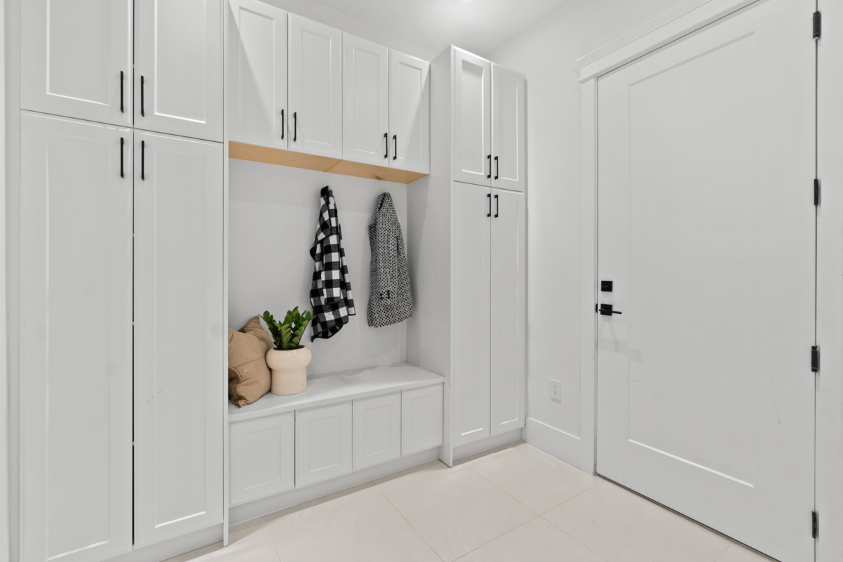 Dining Area Photo of 12686 25 Avenue, Surrey, BC