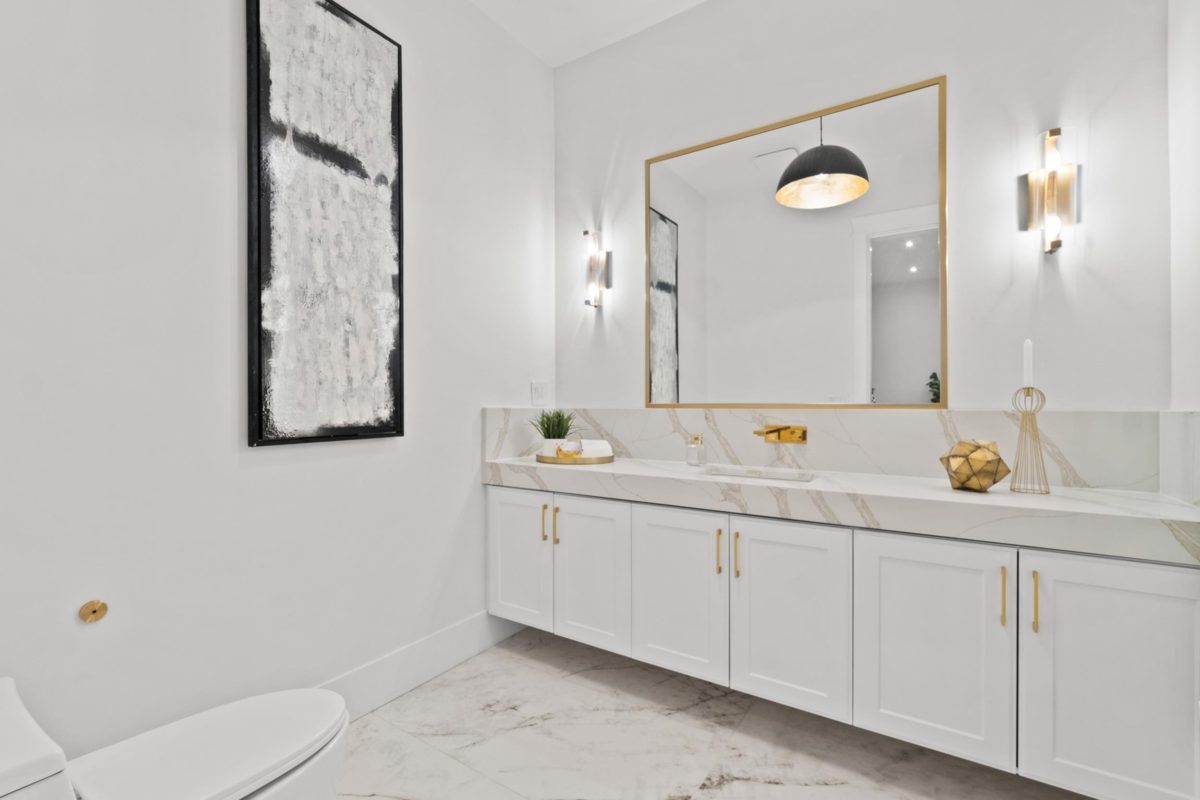 Kitchen Photo of 12686 25 Avenue, Surrey, BC