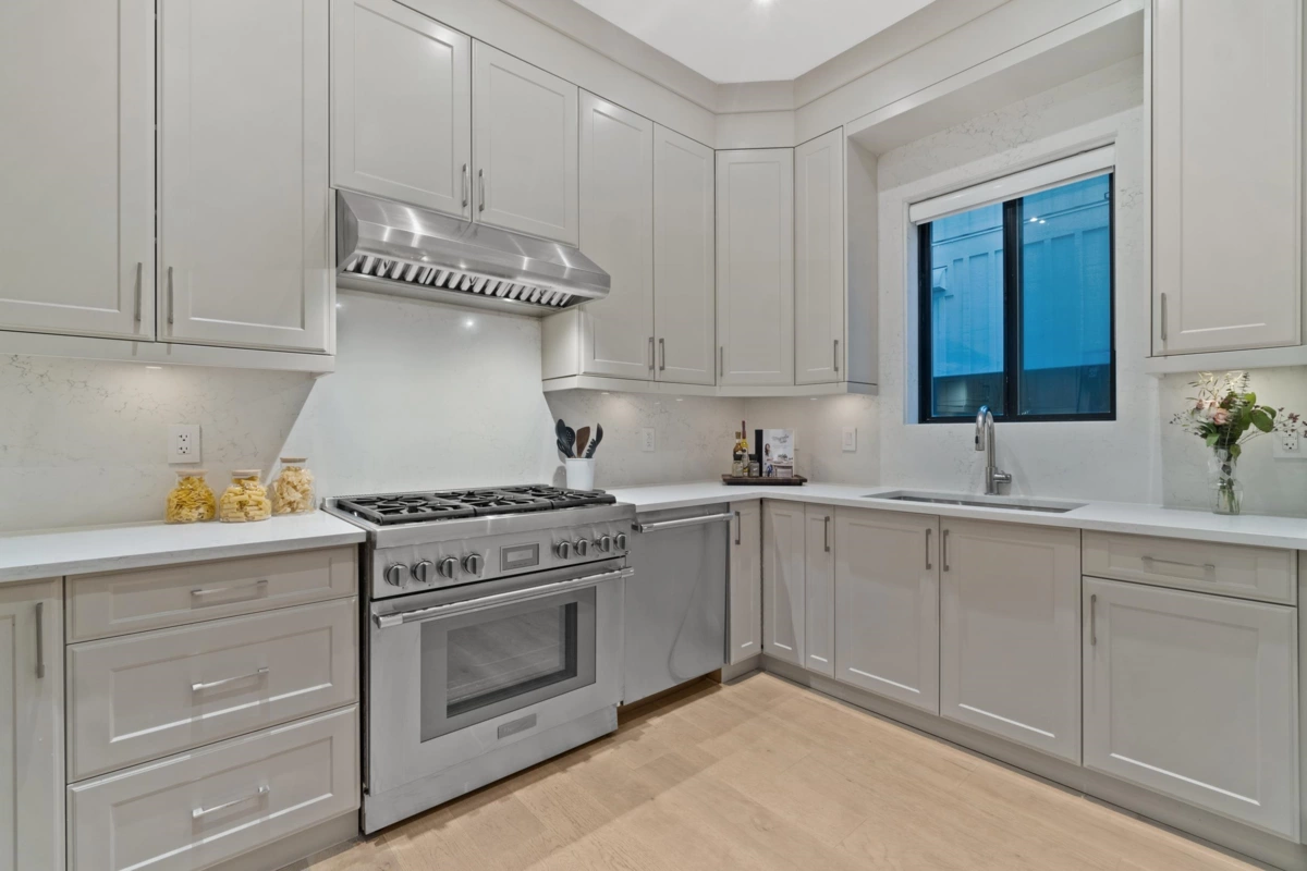 Powder Room Photo of 12686 25 Avenue, Surrey, BC