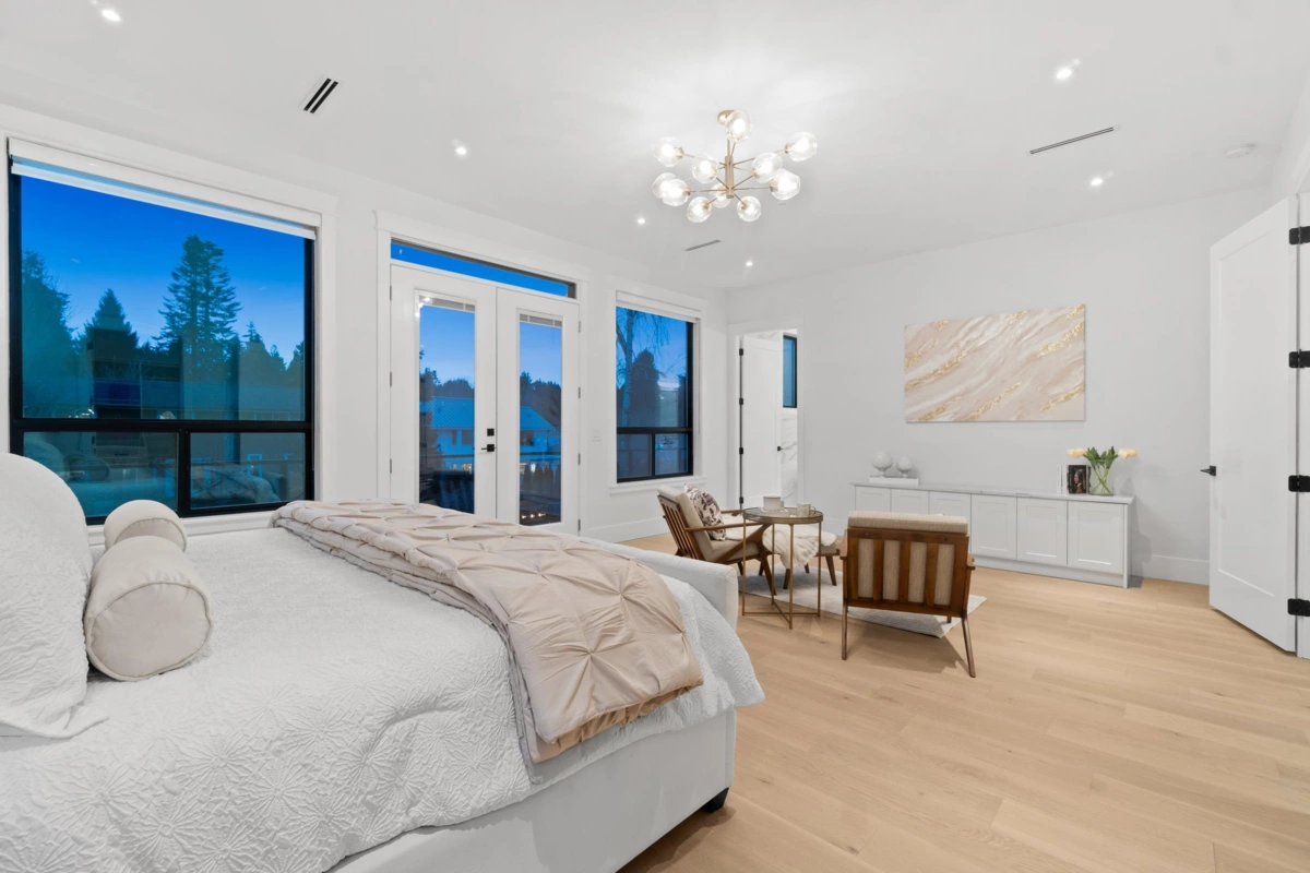 Swimming Pool Photo of 12686 25 Avenue, Surrey, BC