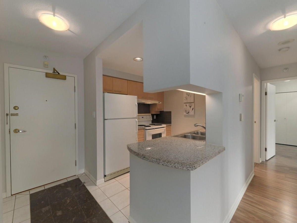 Primary Bathroom Photo of 10A 199 Drake Street, Vancouver, BC