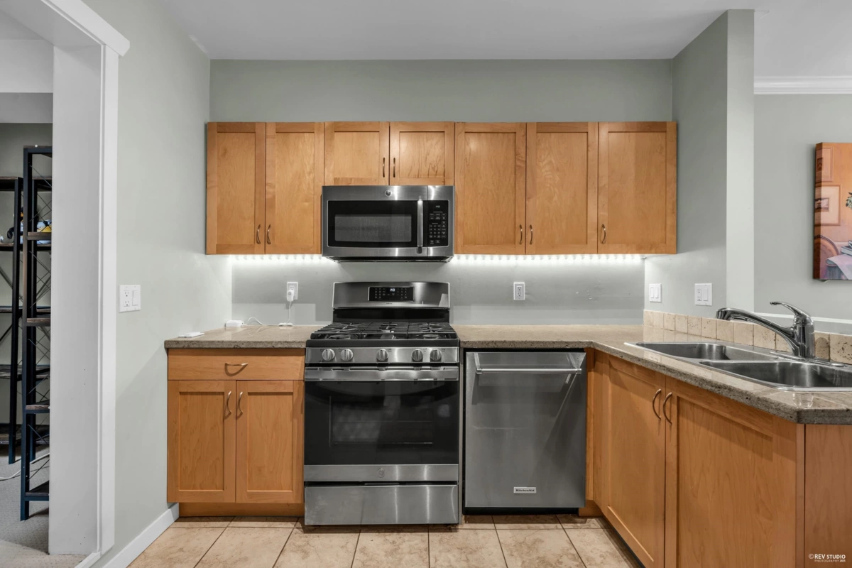 Breakfast Nook Photo of 30 638 W 6th Avenue, Vancouver, BC