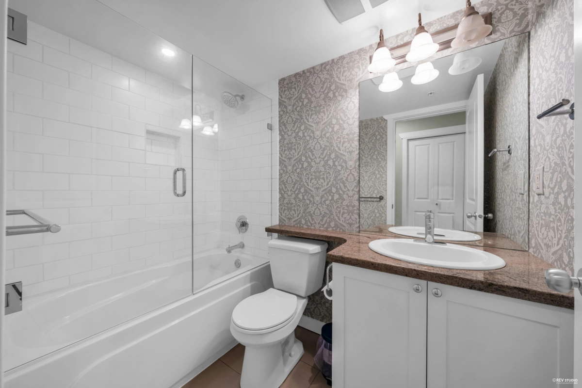 Laundry Room Photo of 30 638 W 6th Avenue, Vancouver, BC