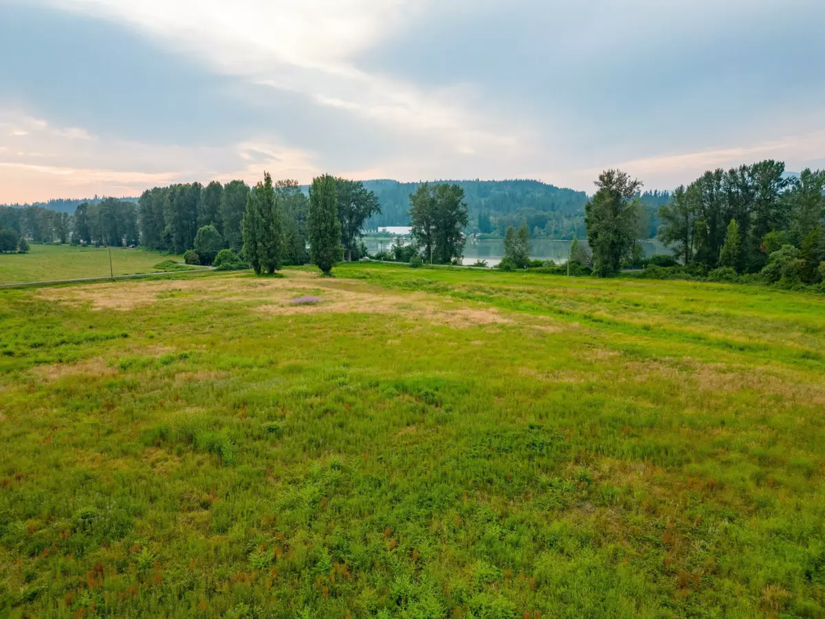 Family Room Photo of 27612 River Road, Abbotsford, BC
