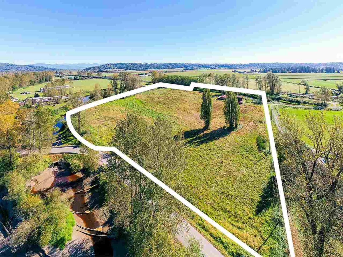Living Room Photo of 27612 River Road, Abbotsford, BC