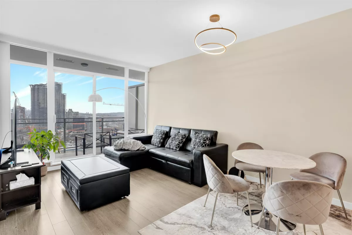 Kitchen Photo of 1807 4485 Skyline Drive, Burnaby, BC