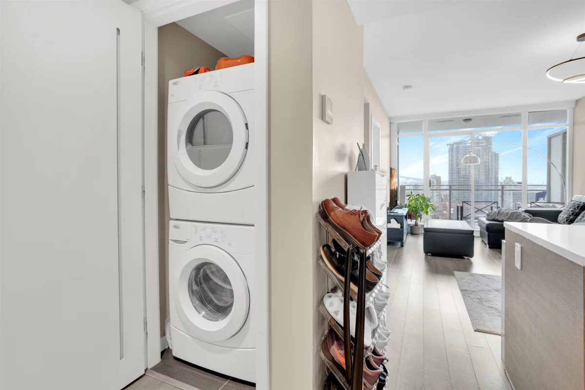 Walk-In Closet Photo of 1807 4485 Skyline Drive, Burnaby, BC