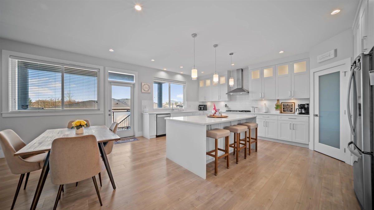 Living Room Photo of 14551 61 Avenue, Surrey, BC