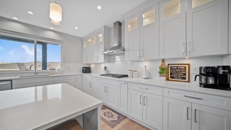 Kitchen Photo of 14551 61 Avenue, Surrey, BC