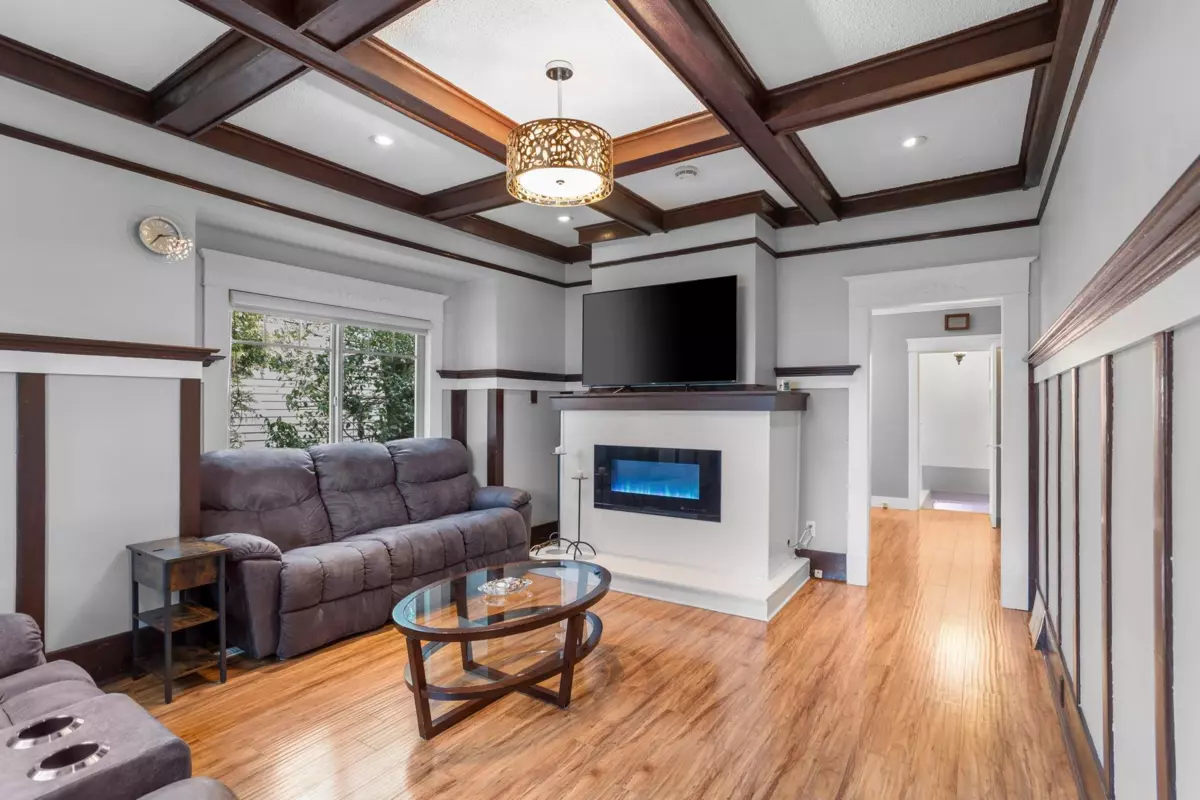 Dining Area Photo of 1408 Edinburgh Street, New Westminster, BC