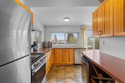 Kitchen Island Photo of 1408 Edinburgh Street, New Westminster, BC