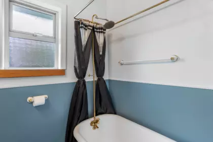 Powder Room Photo of 1408 Edinburgh Street, New Westminster, BC