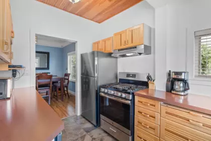 Primary Bedroom Photo of 1408 Edinburgh Street, New Westminster, BC