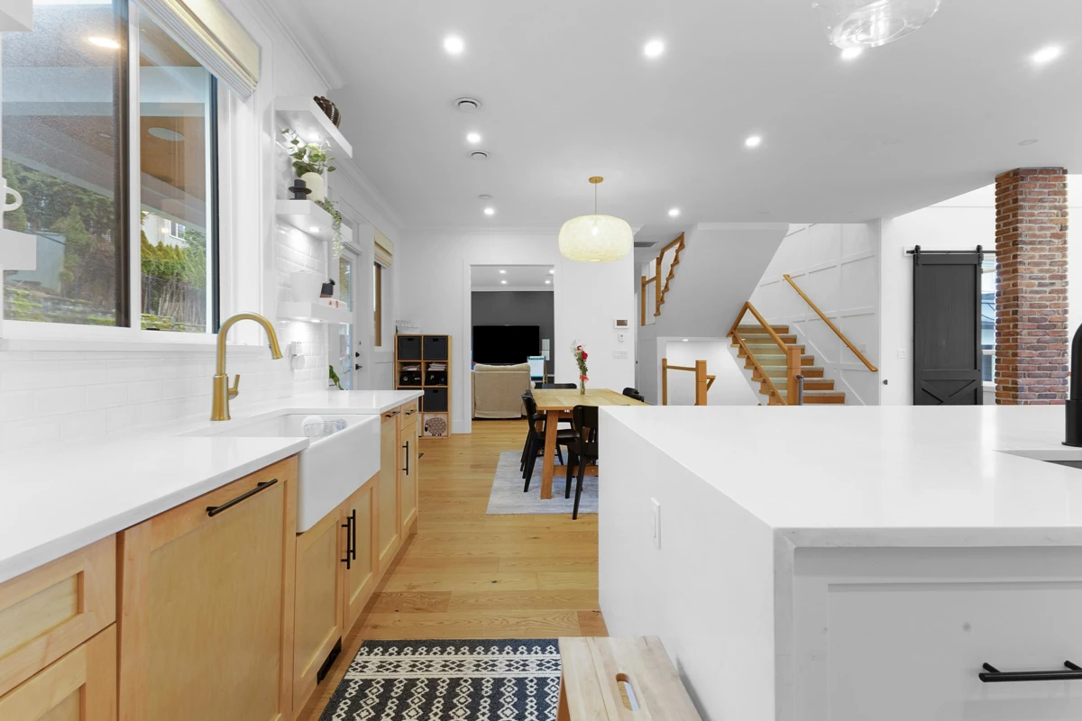 Hallway Photo of 14910 62a Avenue, Surrey, BC