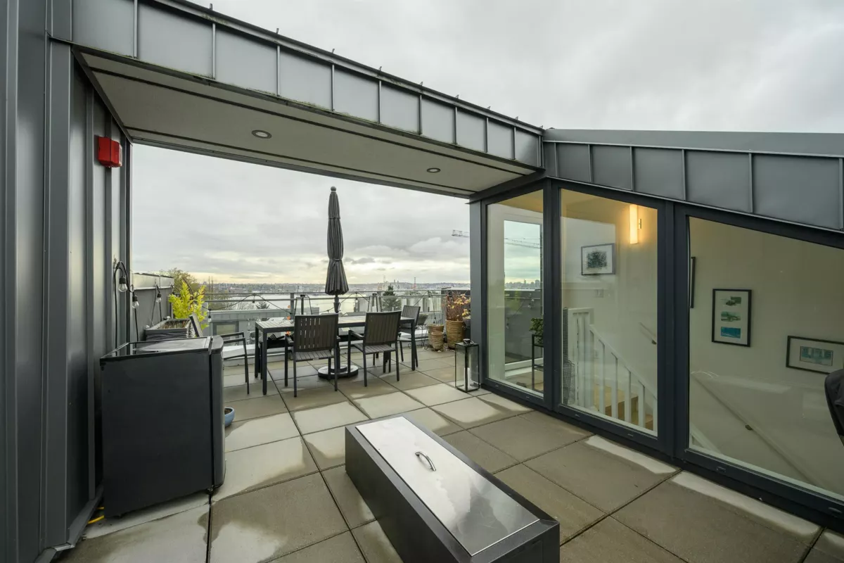 Entry Foyer Photo of 206 649 E 3rd Street, North Vancouver, BC