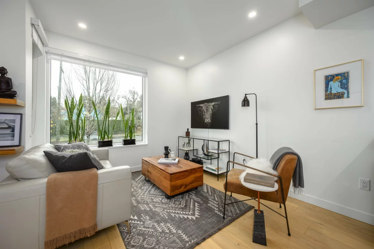 Primary Bathroom Photo of 206 649 E 3rd Street, North Vancouver, BC