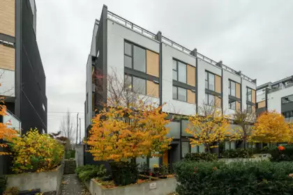 206 649 E 3rd Street, North Vancouver, BC, Lower Lonsdale — 3 bed townhouse for sale