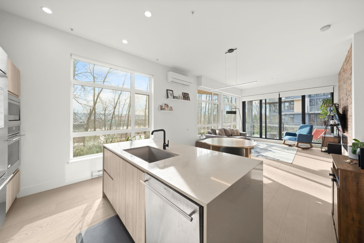 Breakfast Nook Photo of 214 300 Salter Street, New Westminster, BC