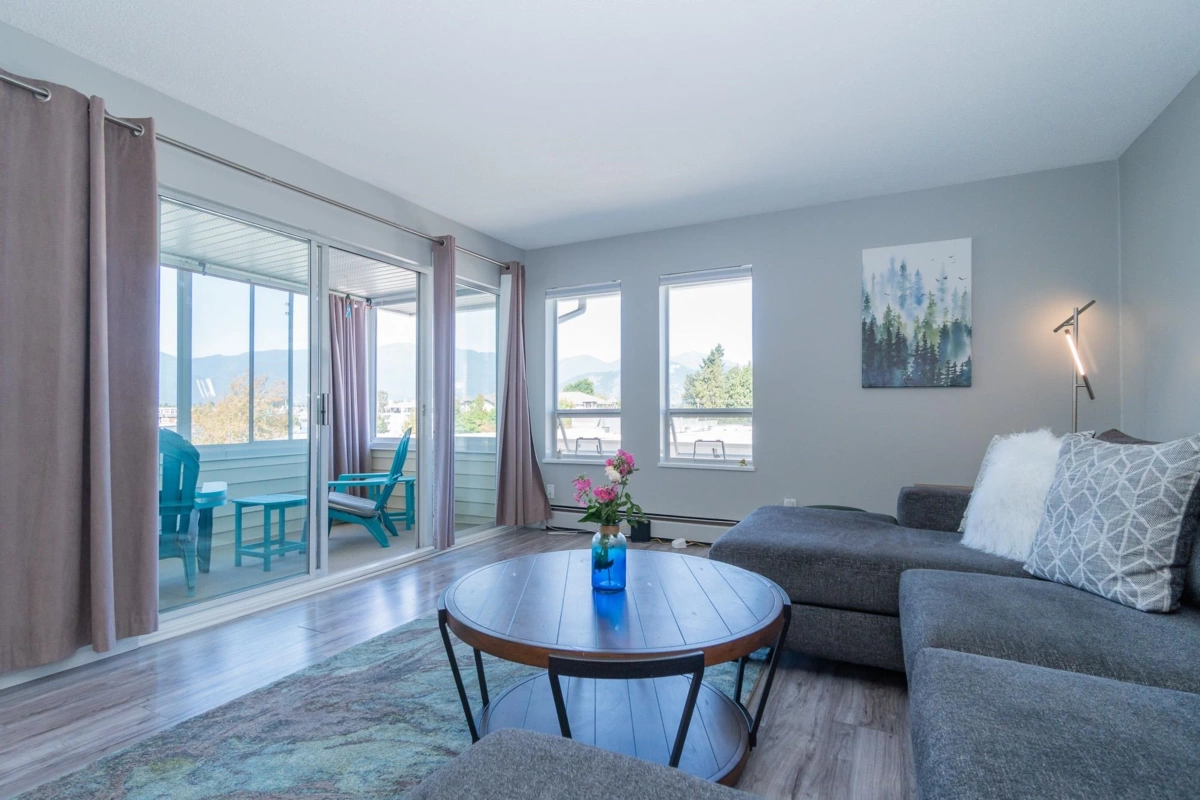 Kitchen Island Photo of 308 8725 Elm Drive, Chilliwack, BC