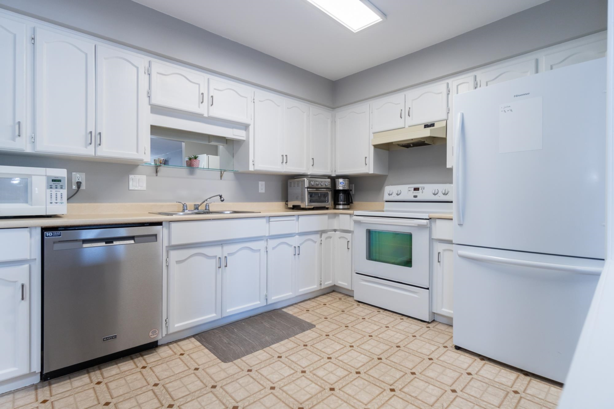 Walk-In Closet Photo of 308 8725 Elm Drive, Chilliwack, BC