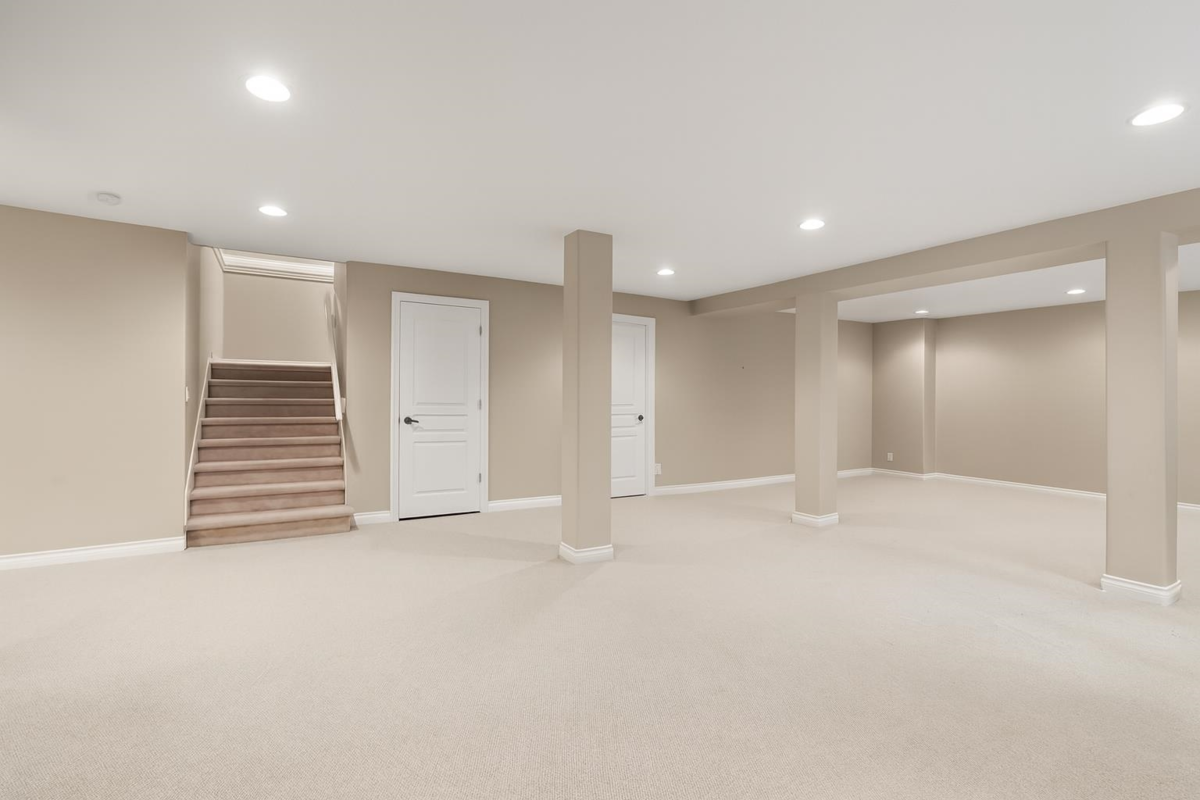 Backyard Photo of 9 15715 34 Avenue, Surrey, BC