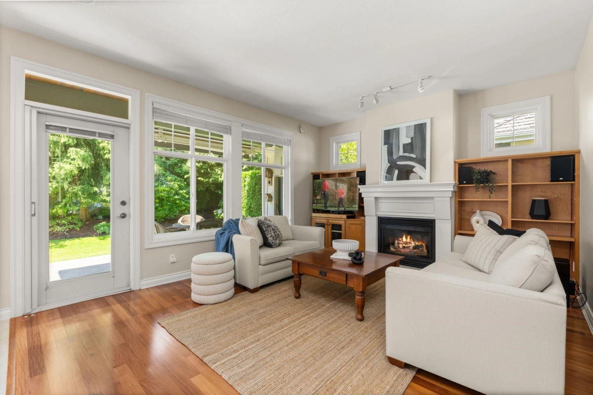 Breakfast Nook Photo of 9 15715 34 Avenue, Surrey, BC