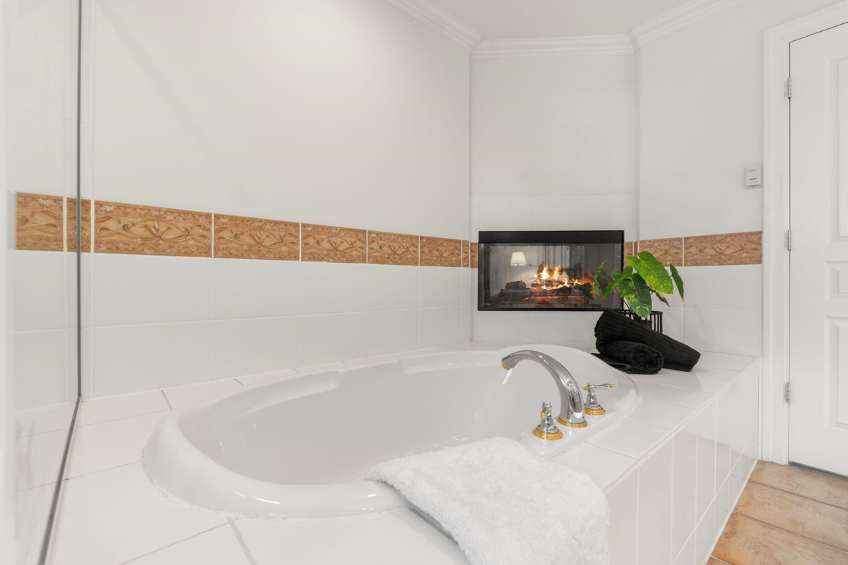 Hallway Photo of 9 15715 34 Avenue, Surrey, BC