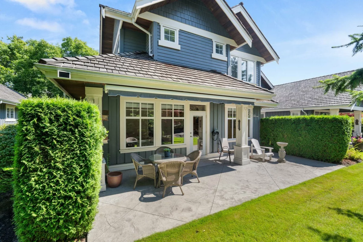 Hot Tub / Spa Photo of 9 15715 34 Avenue, Surrey, BC