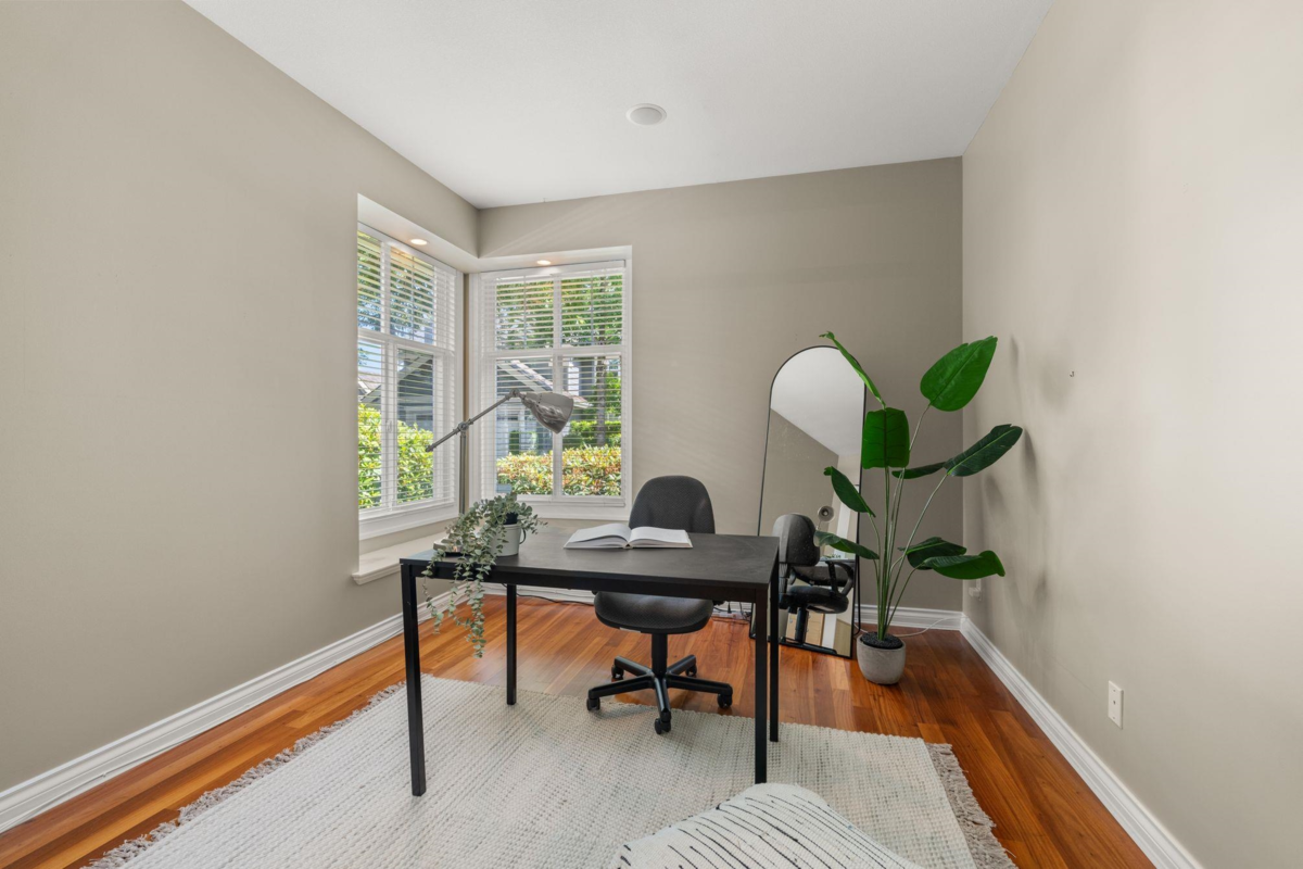 Kitchen Island Photo of 9 15715 34 Avenue, Surrey, BC
