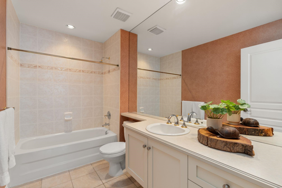 Staircase Photo of 9 15715 34 Avenue, Surrey, BC