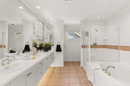 Entry Foyer Photo of 9 15715 34 Avenue, Surrey, BC