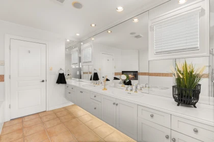 Hallway Photo of 9 15715 34 Avenue, Surrey, BC