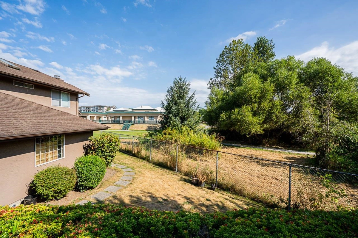 Front Yard Photo of 54 5380 Smith Drive, Richmond, BC