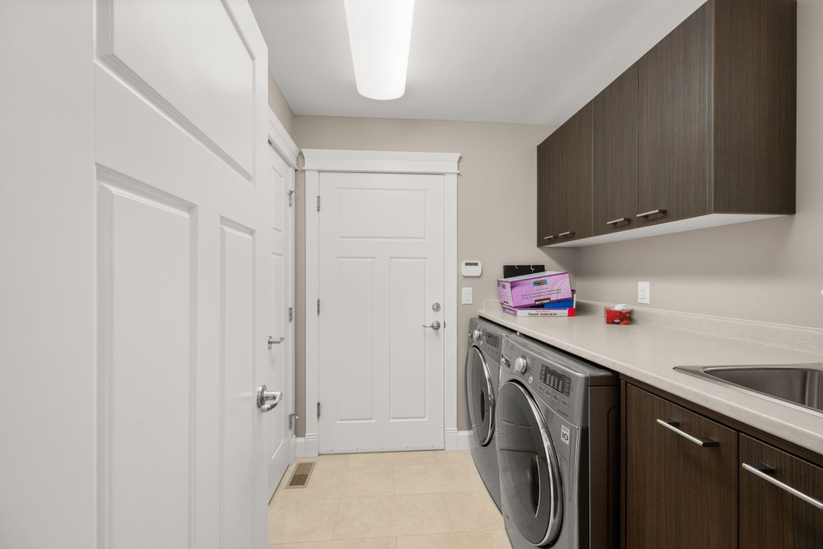 Backyard Photo of 1085 King George Boulevard, Surrey, BC