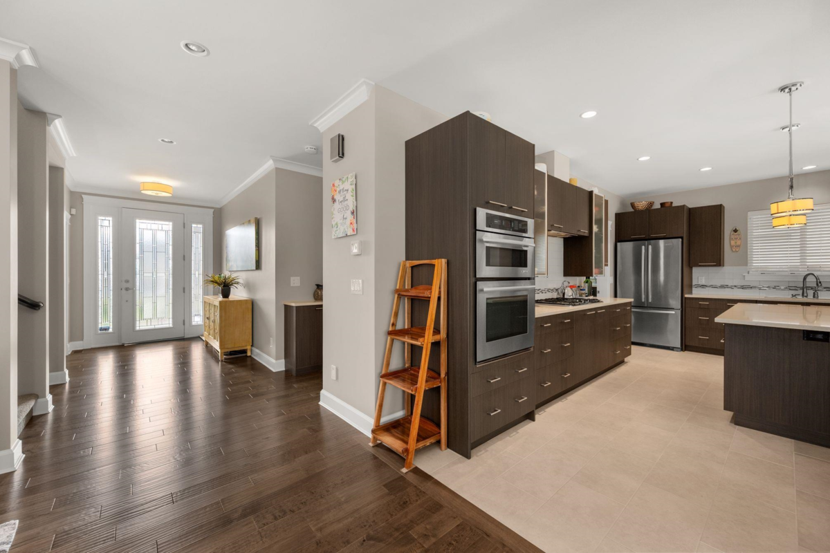 Bedroom 2 Photo of 1085 King George Boulevard, Surrey, BC