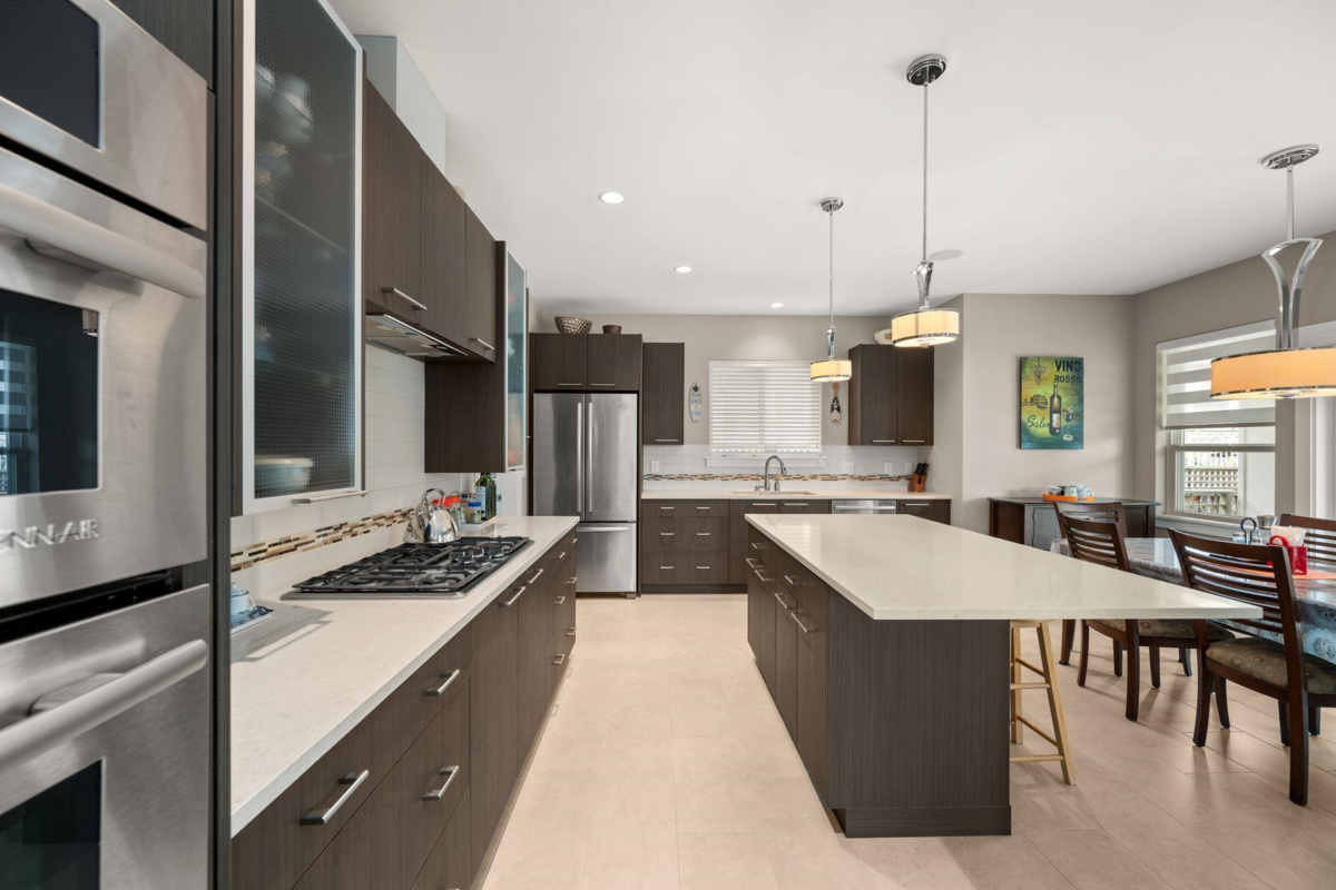 Bedroom 3 Photo of 1085 King George Boulevard, Surrey, BC