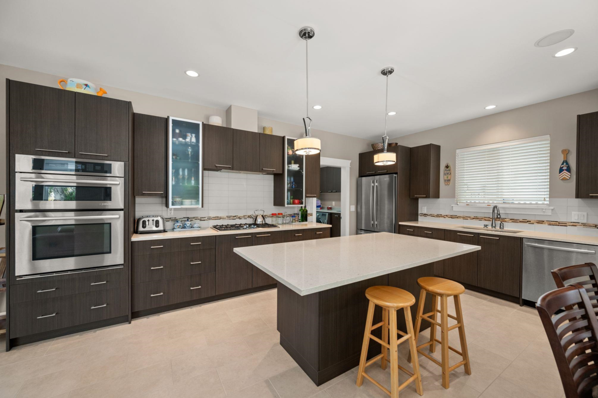 Bedroom 4 Photo of 1085 King George Boulevard, Surrey, BC