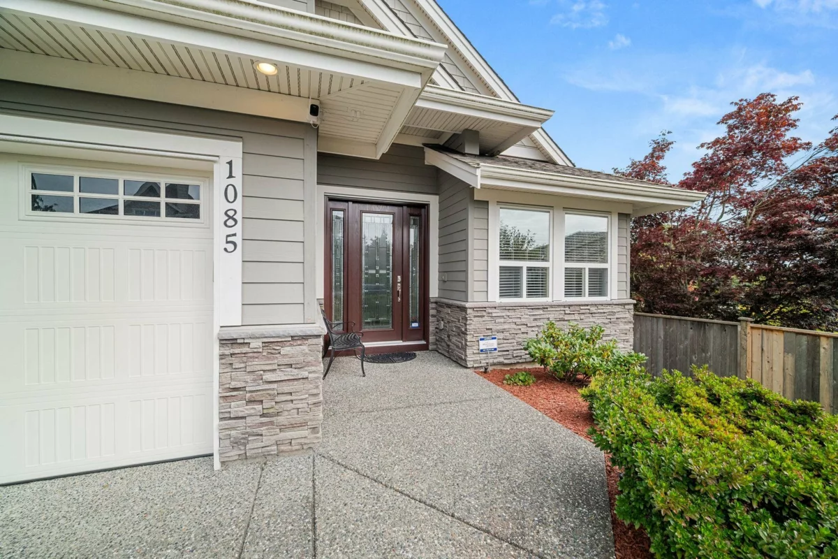 Dining Area Photo of 1085 King George Boulevard, Surrey, BC